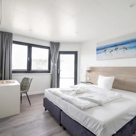 Waterfront Апартаменты *