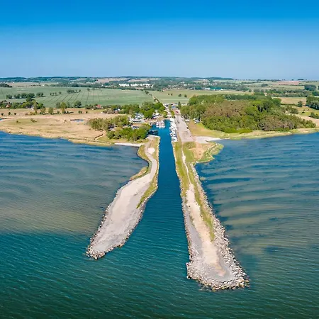 Waterfront Апартаменты Загард