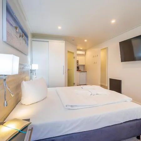 Waterfront Загард